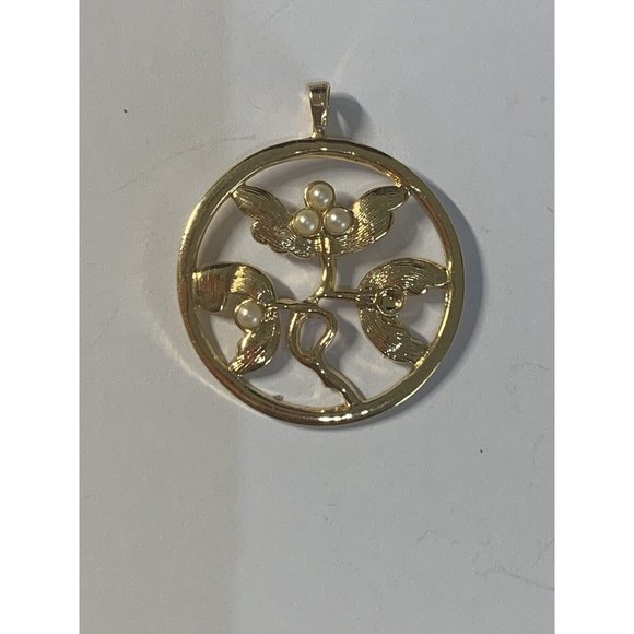 VINTAGE GOLD TONE AND FAUX PEARL FLOWER PENDANT  NO CHAIN  Read - Picture 1 of 4